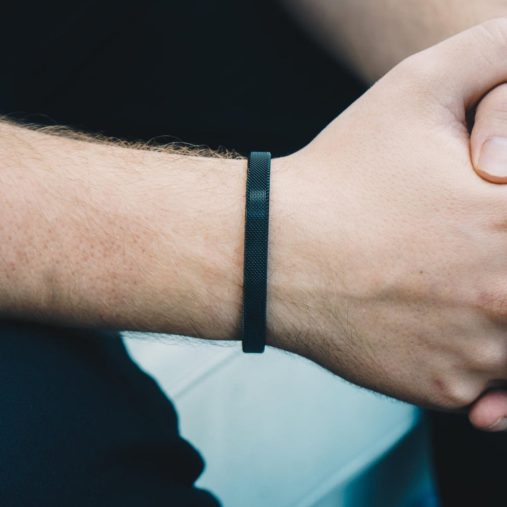 Bracelet Homme Basalte porté au poignet