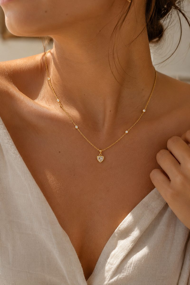Collier Tendre - Vue lifestyle porté sur décolleté