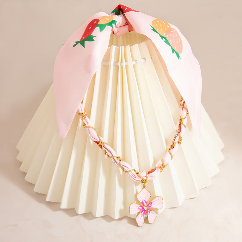 Collier Fleur Fraise