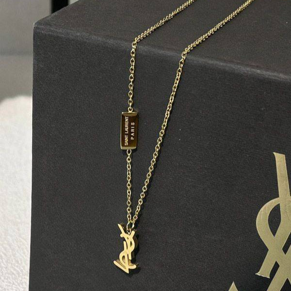 Lumia Collier