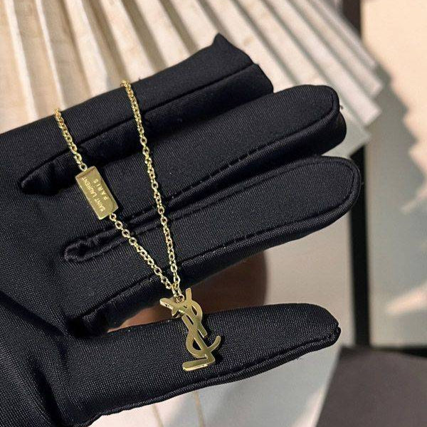 Lumia Collier
